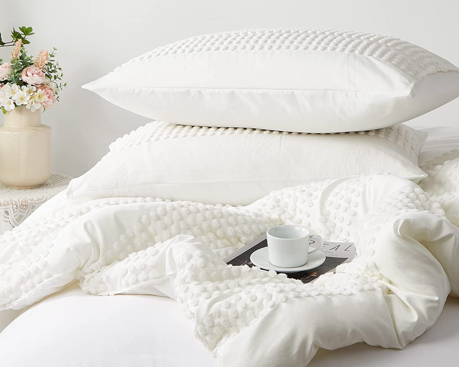 White duvet and outlet pillow set